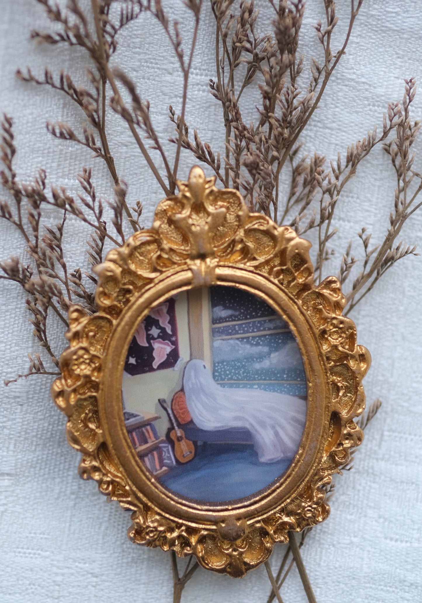 Ghost In Room -Oval Miniature Vintage Frame